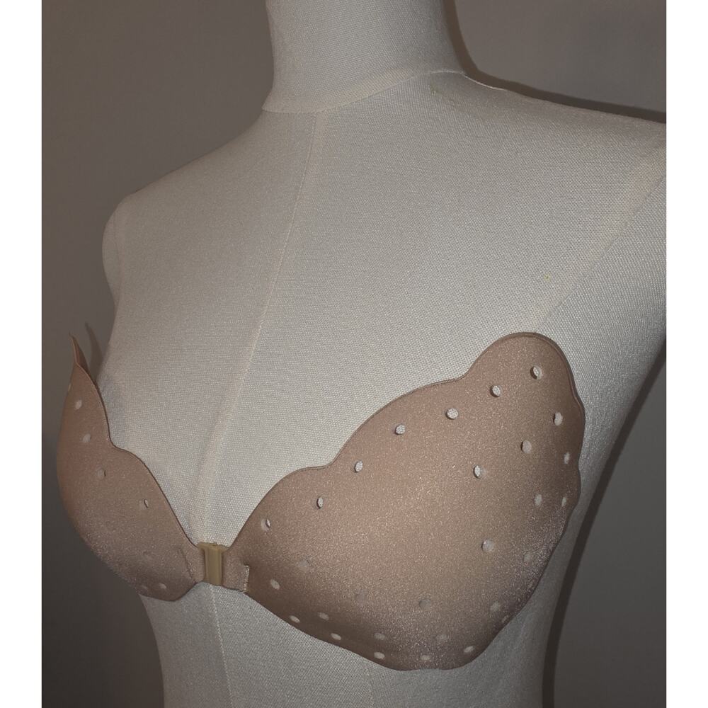 Nimiah 2 Reusable Sticky Bras C Cup & Covers - Best for Band Size up to 34" - Picture 2 of 6